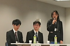 写真2パネリスト学生