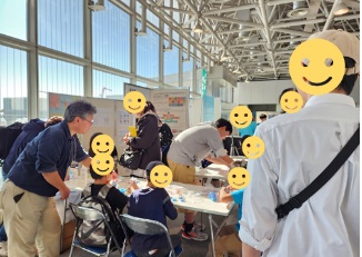 �����̗l�q