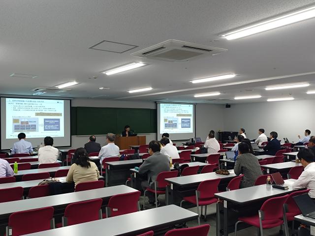 �u�����̗l�q